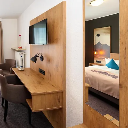 Hanauerlehen - Ruhige & Zentrale Top-lage - Mit Schwimmbad, Sauna, Parkplaetze & Cafe - Bayerischer Familienbetrieb Hotel Schönau am Königssee
