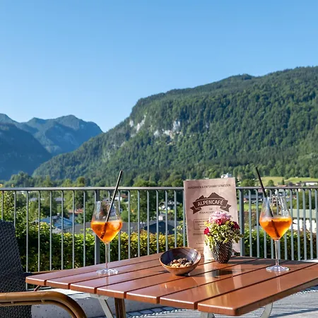 Hanauerlehen - Ruhige & Zentrale Top-lage - Mit Schwimmbad, Sauna, Parkplaetze & Cafe - Bayerischer Familienbetrieb Hotel Schönau am Königssee