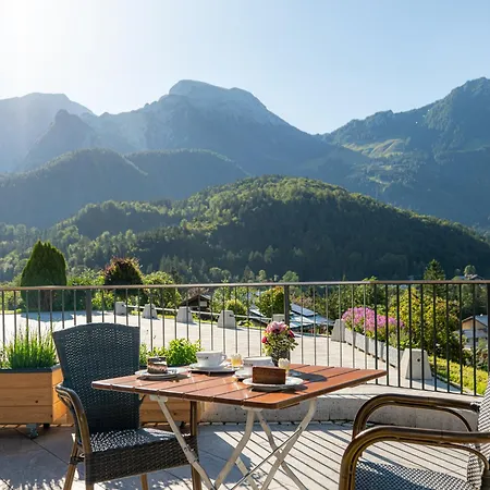 Hotel Hanauerlehen - Ruhige & Zentrale Top-lage - Mit Schwimmbad, Sauna, Parkplaetze & Cafe - Bayerischer Familienbetrieb 3*
