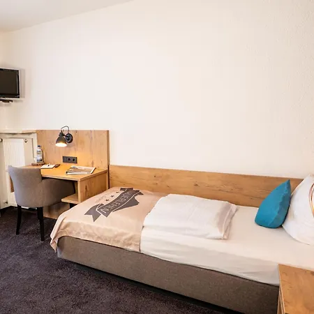 Hotel Hanauerlehen - Ruhige & Zentrale Top-lage - Mit Schwimmbad, Sauna, Parkplaetze & Cafe - Bayerischer Familienbetrieb 3*