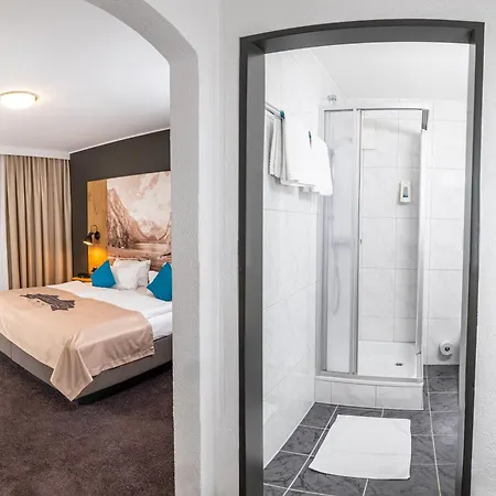 Hanauerlehen - Ruhige & Zentrale Top-lage - Mit Schwimmbad, Sauna, Parkplaetze & Cafe - Bayerischer Familienbetrieb Hotel Schönau am Königssee