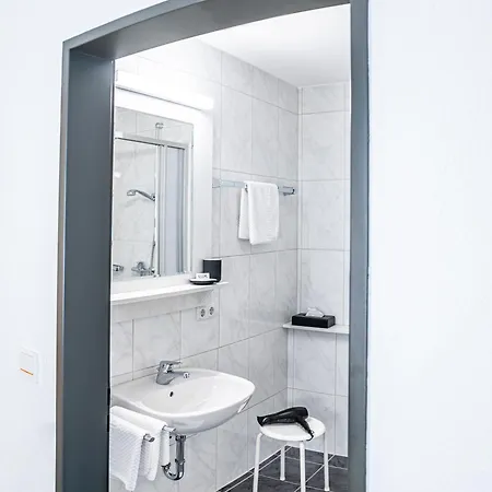 Hanauerlehen - Ruhige & Zentrale Top-lage - Mit Schwimmbad, Sauna, Parkplaetze & Cafe - Bayerischer Familienbetrieb 3*