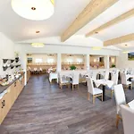 Hotel Hanauerlehen - Ruhige & Zentrale Top-lage - Mit Schwimmbad, Sauna, Parkplaetze & Cafe - Bayerischer Familienbetrieb