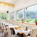 Hanauerlehen - Ruhige&zentrale Top-lage - Mit Schwimmbad, Sauna, Parkplätze&café - Bayerischer Familienbetrieb