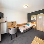 Hotel Hanauerlehen - Ruhige & Zentrale Top-lage - Mit Schwimmbad, Sauna, Parkplaetze & Cafe - Bayerischer Familienbetrieb