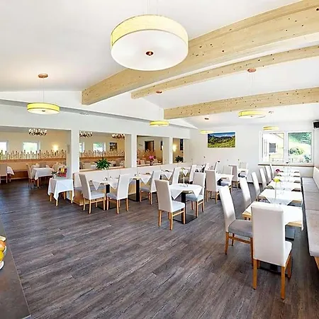 Hanauerlehen - Ruhige & Zentrale Top-lage - Mit Schwimmbad, Sauna, Parkplaetze & Cafe - Bayerischer Familienbetrieb 3*